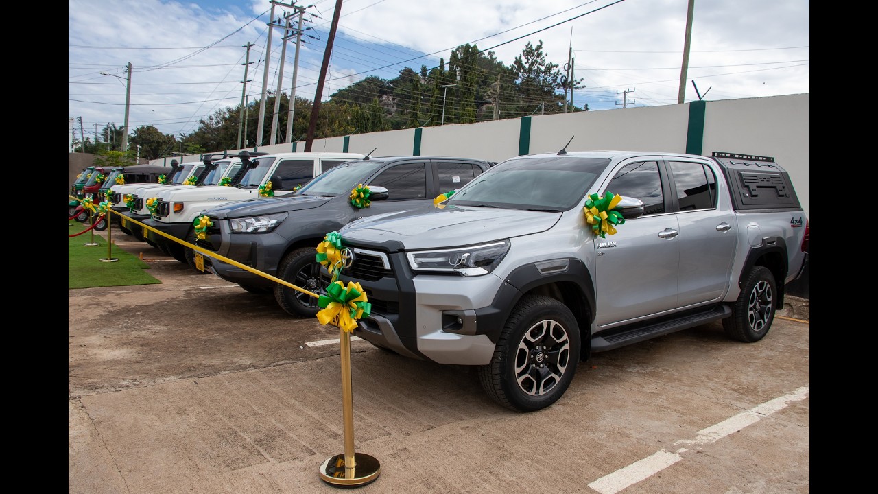 SERIKALI YAKABIDHI MAGARI, BAJAJI NA PIKIPIKI KWA TANESCO MWANZA