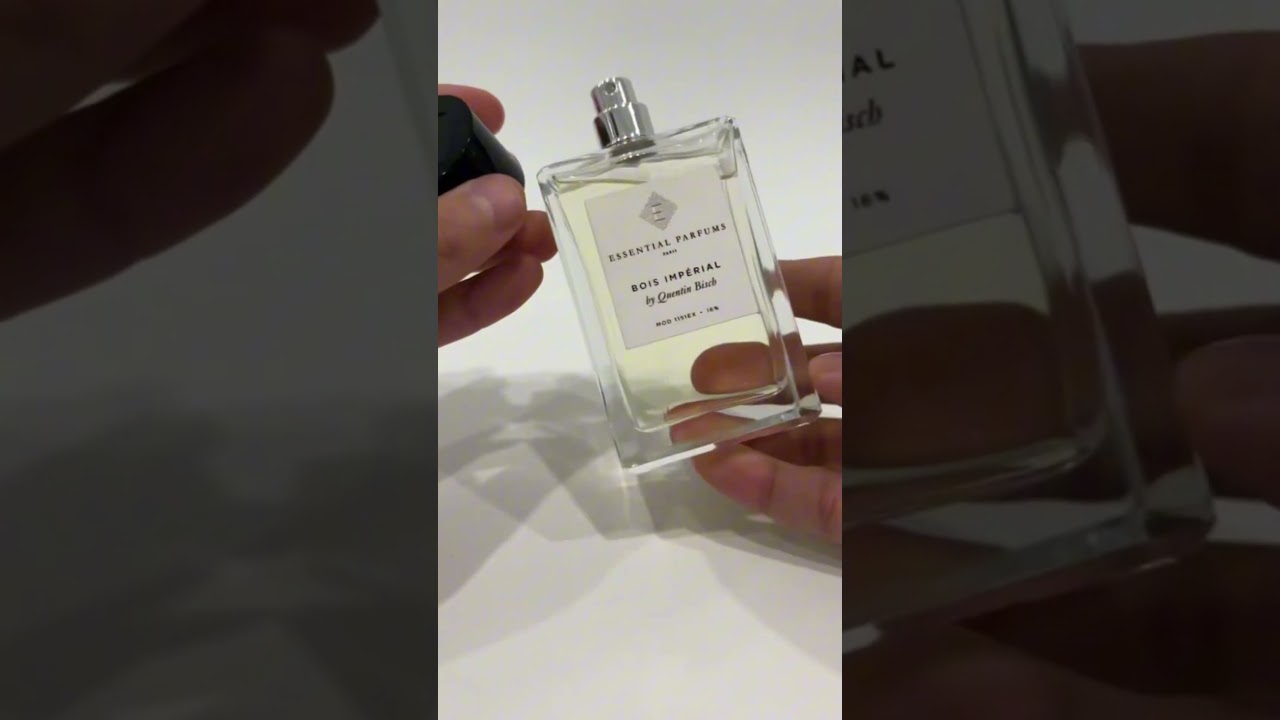 Древесный аромат с базиликом - стойкий - шлейф близкий  