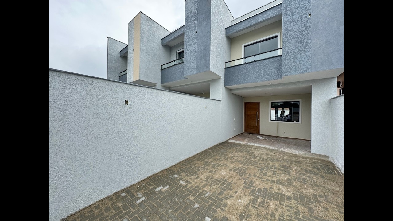 Venda - Casa com 03 quartos bairro Bom Retiro