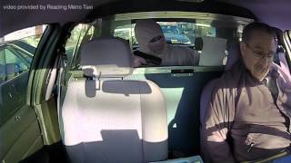 Watch as cab robbery gets interrupted by police