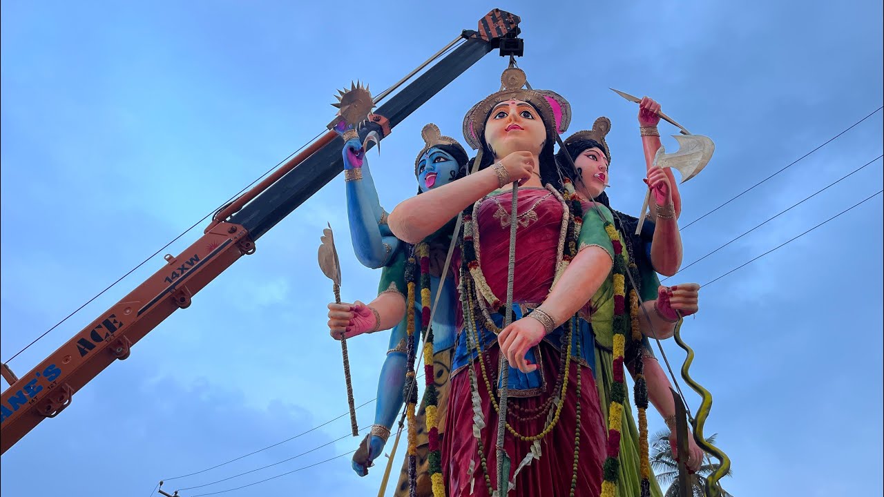 India’s biggest Durga idol transportation | Durga visarjan 2022 | durga mata nimajjanam 2022