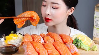 Огромные суши из лосося ASMR Mukbang Eating Show