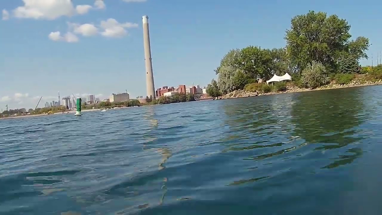 Paddling - Exploring the Ashbridge's bay and marina.