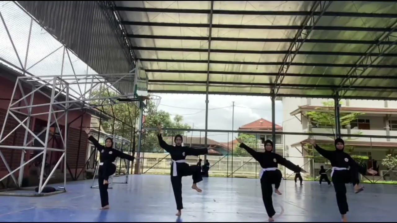 “ Variasi Ladam Tunggal kelompok 1 4D “ dengan anggota kelompok : noviyanti-intan-dwi hanisa - anisa