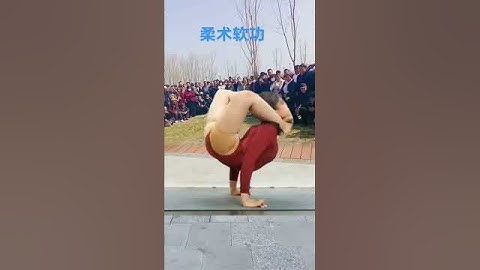 快來看美女小姐姐表演柔術軟功太驚彩了，引來觀眾的陣陣掌聲#柔術#臺上一分鐘臺下十年功 #特效