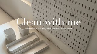 A Soft Reset 🎧🖇️☕️🧺| Clean My Desk & Declutter with Me screenshot 3