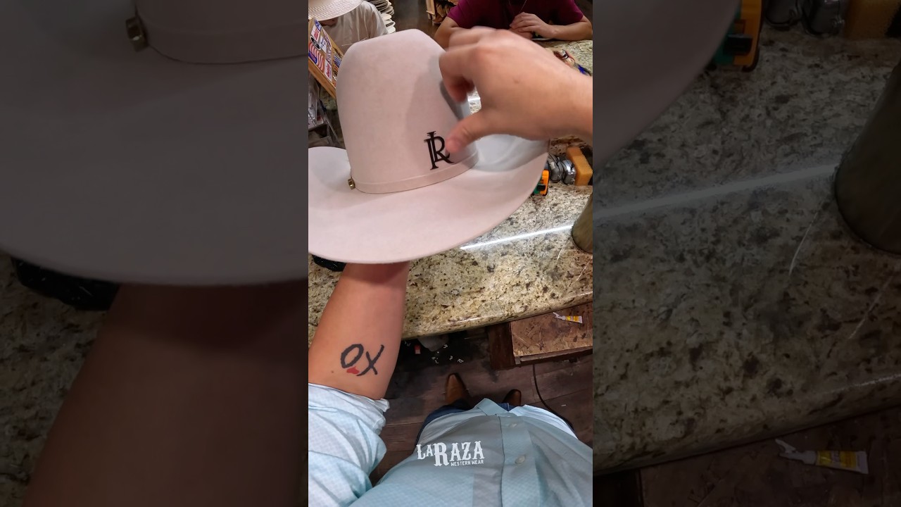 Shaping this open tall crown 👑 