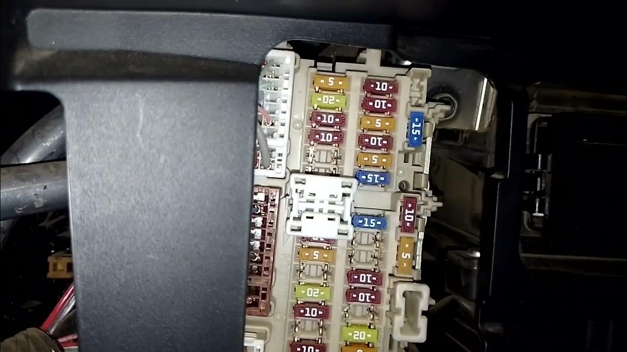 Fusibles de Nissan Frontier modelo nuevo 2021- ubicación - YouTube