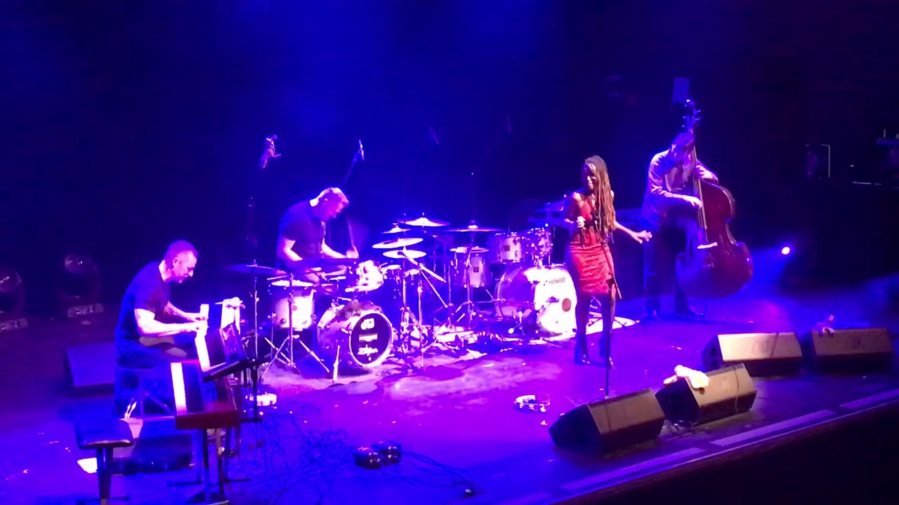 Audrey Martells & Walter Fischbacher Trio. Sono Centrum 2017