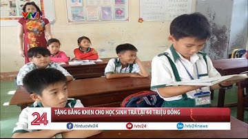 Tặng bằng khen cho học sinh trả lại 44 triệu đồng - Tin Tức VTV24