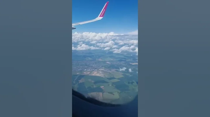 WIZZ AIR FLIGHT - TIRANA 🇦🇱 TO LUTON 🇬🇧 #Shorts