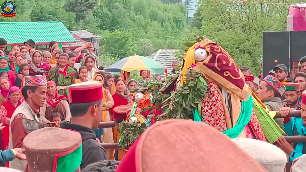 पारशा बीरशु में देवता जीव नारायण और देवता नांडू फांगी.