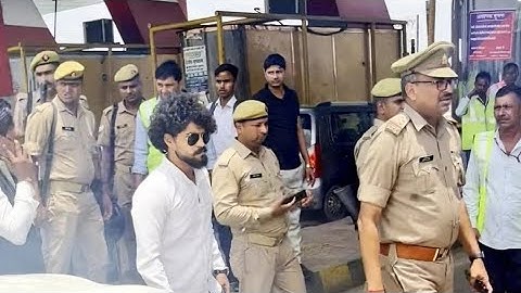 हापुड़ टॉल पर सैकड़ों पु** वालों ने रोका बहुजन शायर Abhishek Kumar Jatav. काफिला।
