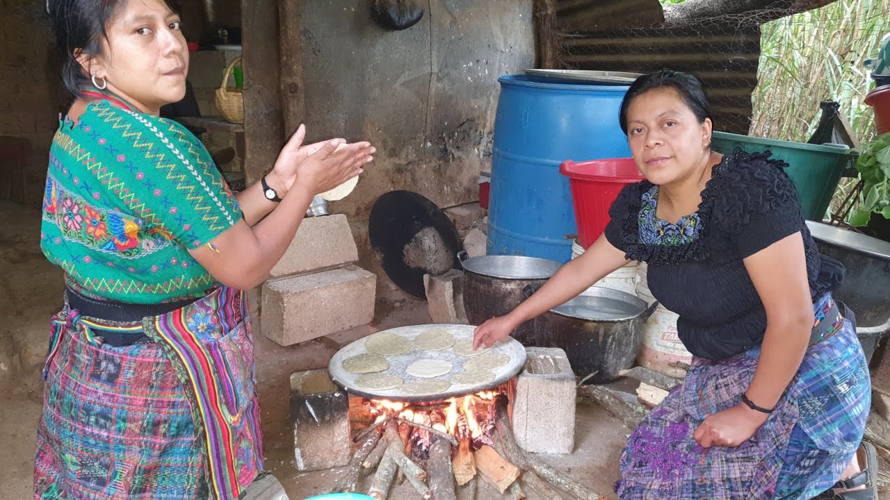 😋 Tortillas CALIENTES y Un Chirmol De Tomate / Así fue nuestro DESAYUNO 😎