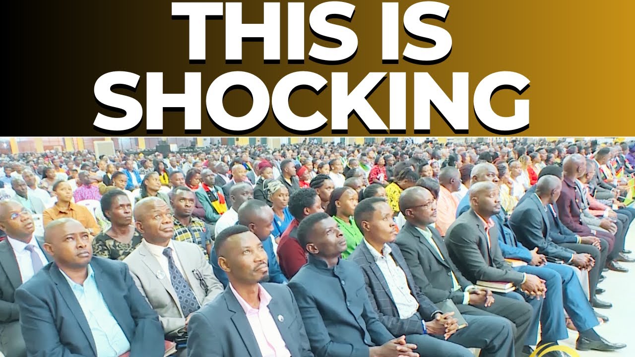 WHAT ALL THESE PEOPLE ARE LOOKING AT HAS NEVER BEEN SEEN ANYWHERE!