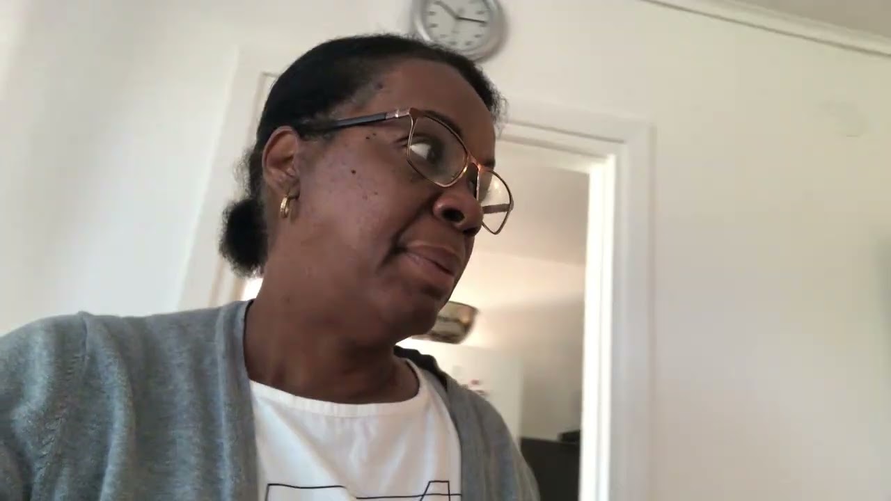 Seguimos con todo el trabajo🥵Cansada pero dándole💪Almuerzito en día de lluvia ☔️🌧️.