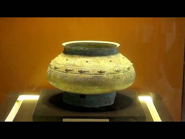 四川：三星堆再“上新” 三星堆古城可能存在玉石器“生产车间” - YouTube