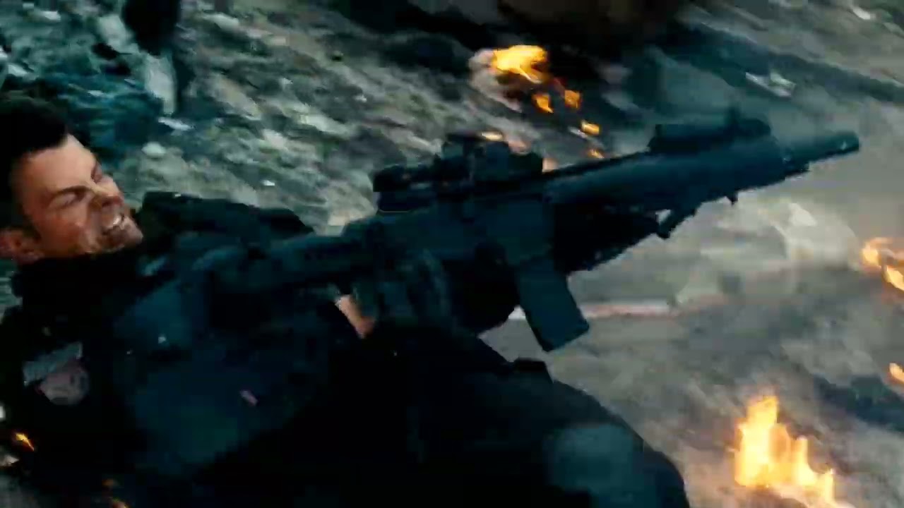 When eres el ejército en una película 😭😭😭... Pero de Transformers 😈😈😈