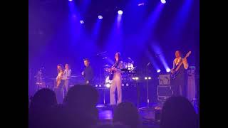 Rick Astley & Blossoms perform The Smiths- Well I Wonder