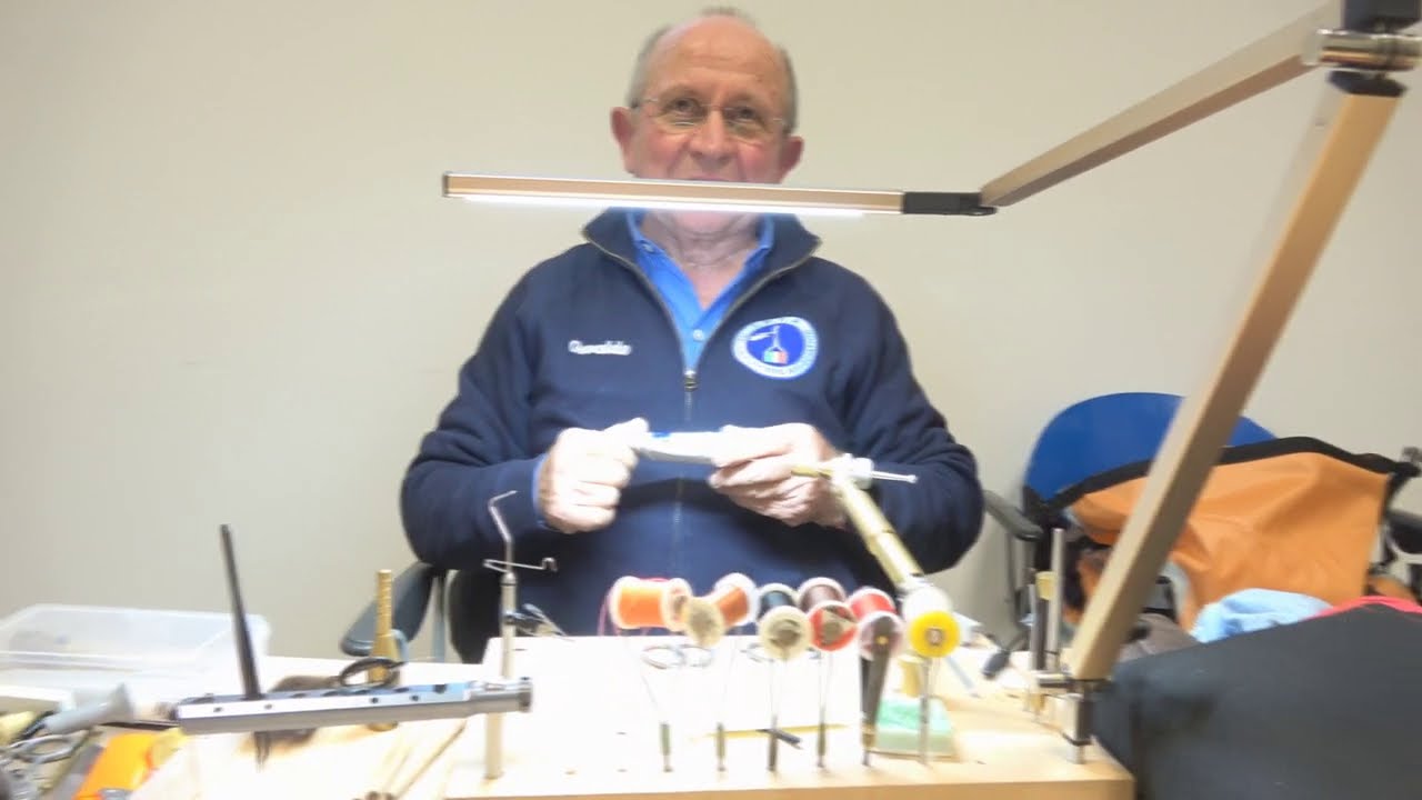 Serata con Osvaldo Gilli , costruzione mosche da pesca - 15-11-2019