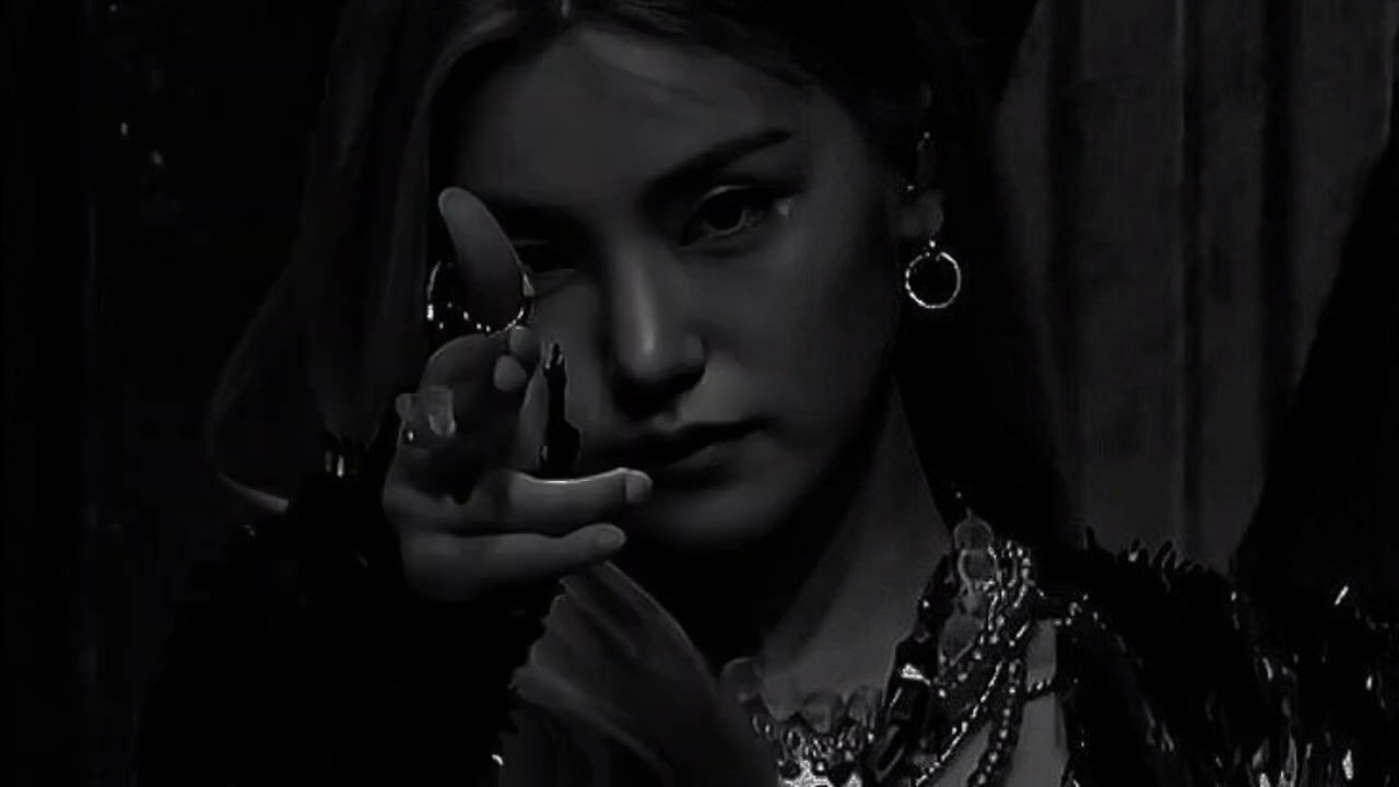 Pov Ur self obsessed women 🖤💀💀