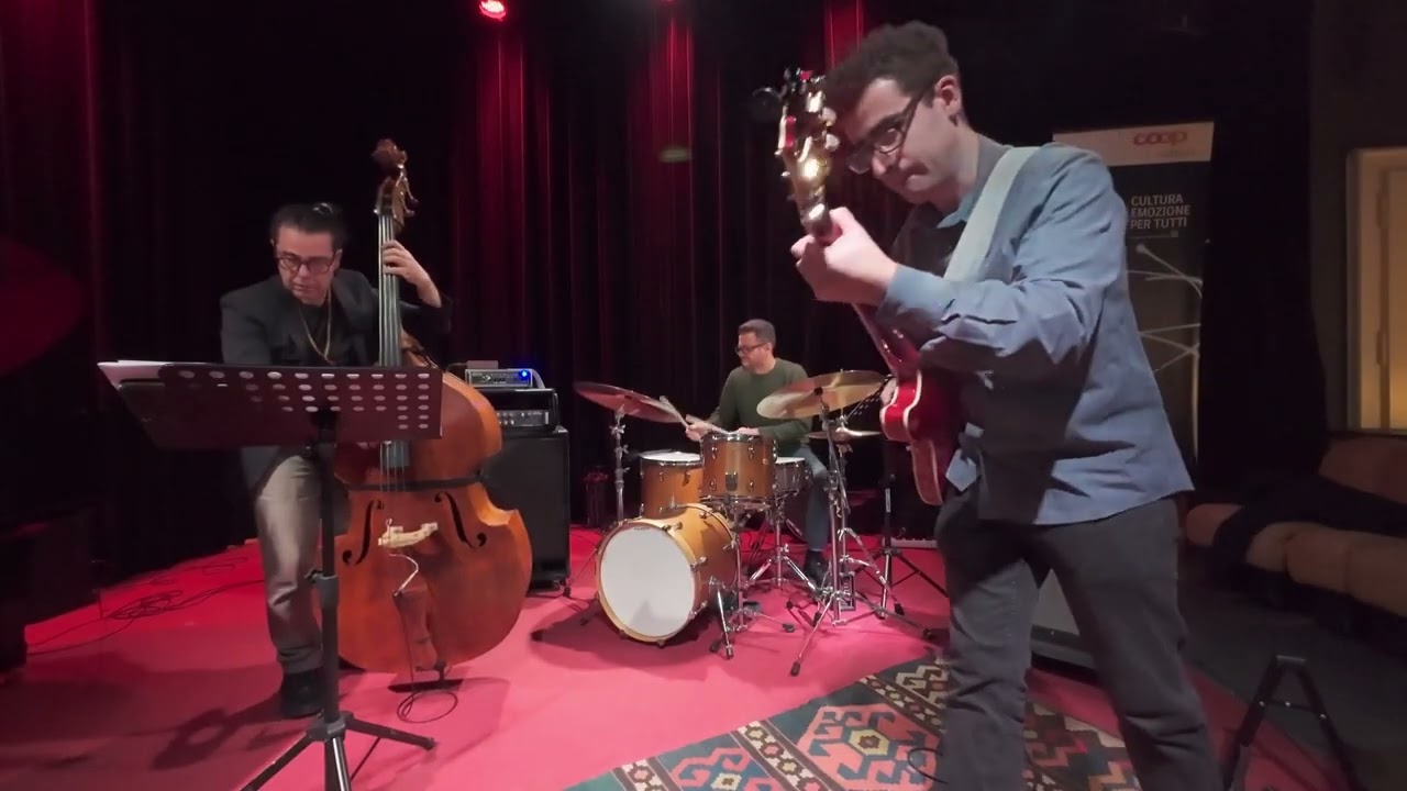 Illusion Of Improvement - Francesco Marocco Trio (live in Jazz at Bess, Lugano)