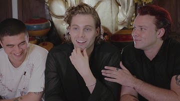 5 Seconds of Summer – Speaks in Filipino
