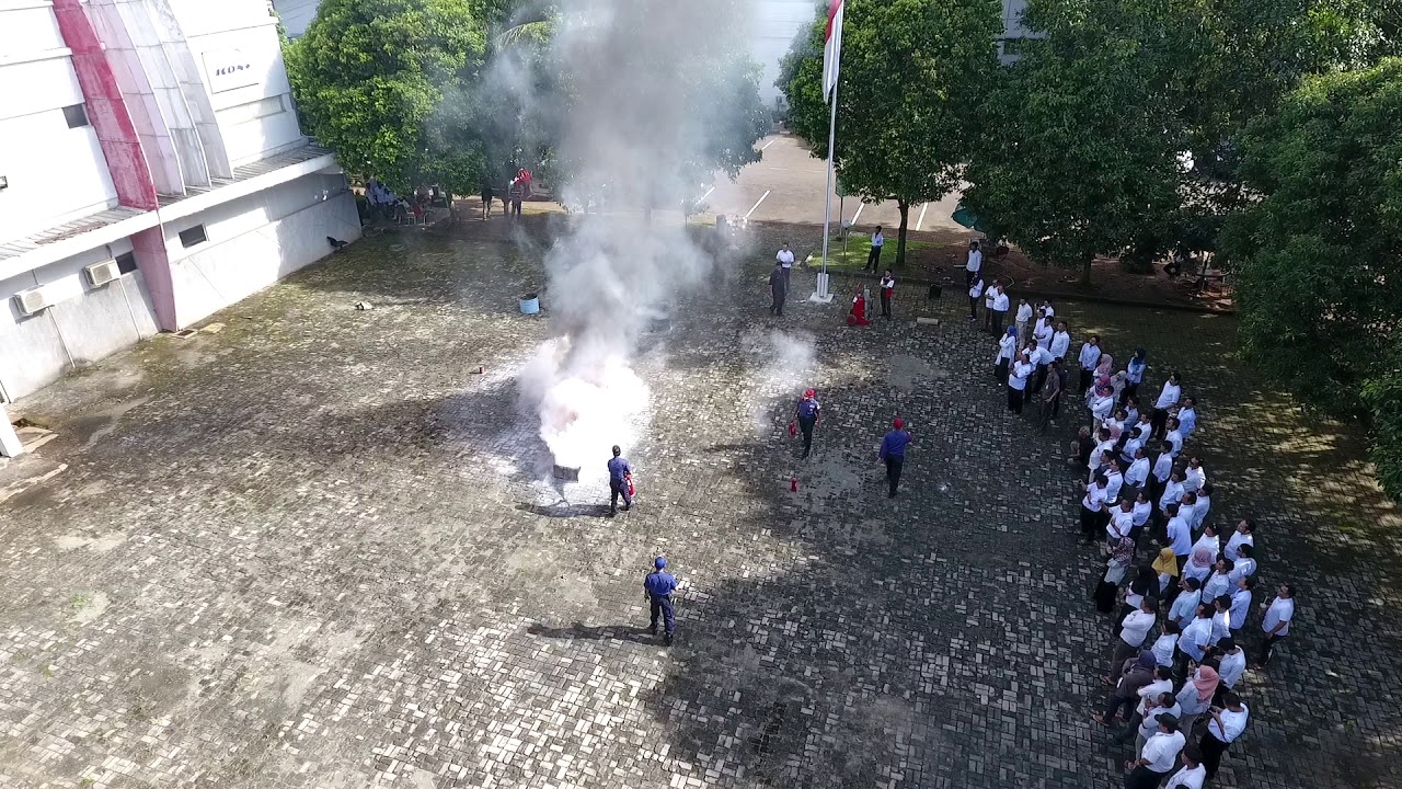 Simulasi Pemadaman Api ICON+ Gandul - YouTube