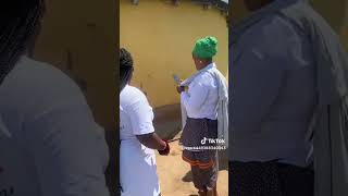 Mina Angisazi Makunjena Ihhashi Endlini