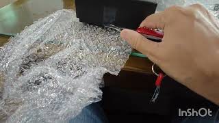 Unboxing of Pilot Custom 823 Clear Resin Gold Trim Fountain Pen with Broad 14K Nib from Penhance.in 