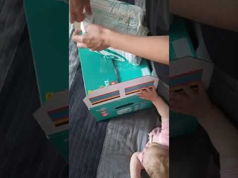 Розпакування підгузки- трусики Pampers Pants 4+