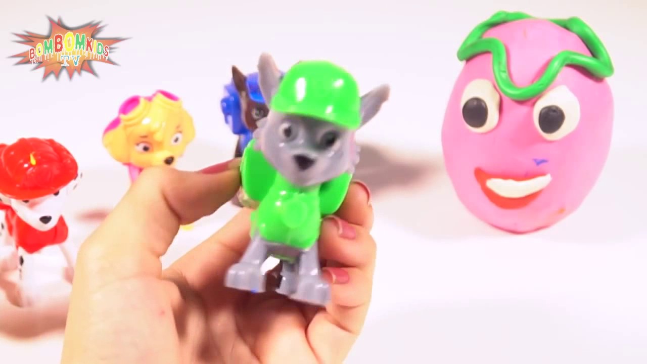 PAW PATROL Who's in the Dog House Game with Surprise Toys Educational