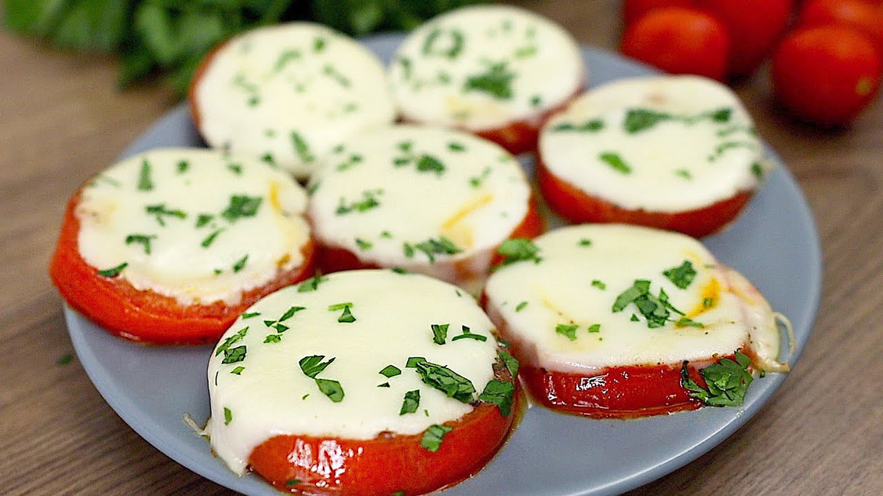 Türkisches Frühstück - Gebratene Tomaten mit Käse. Schnell und lecker!