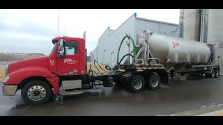 Pneumatic trailer unloading