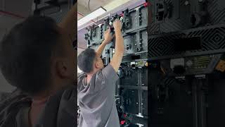 AC-100 outdoor stage LED panel: Patented top fast lock system for single person setup.