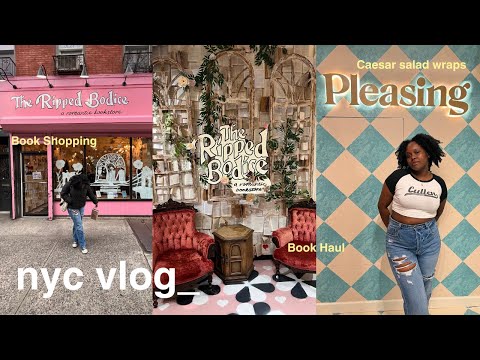 BOOKISH SHOPPING VLOG IN NYC 📚 vsiting a romance bookstore & the strand, etc.