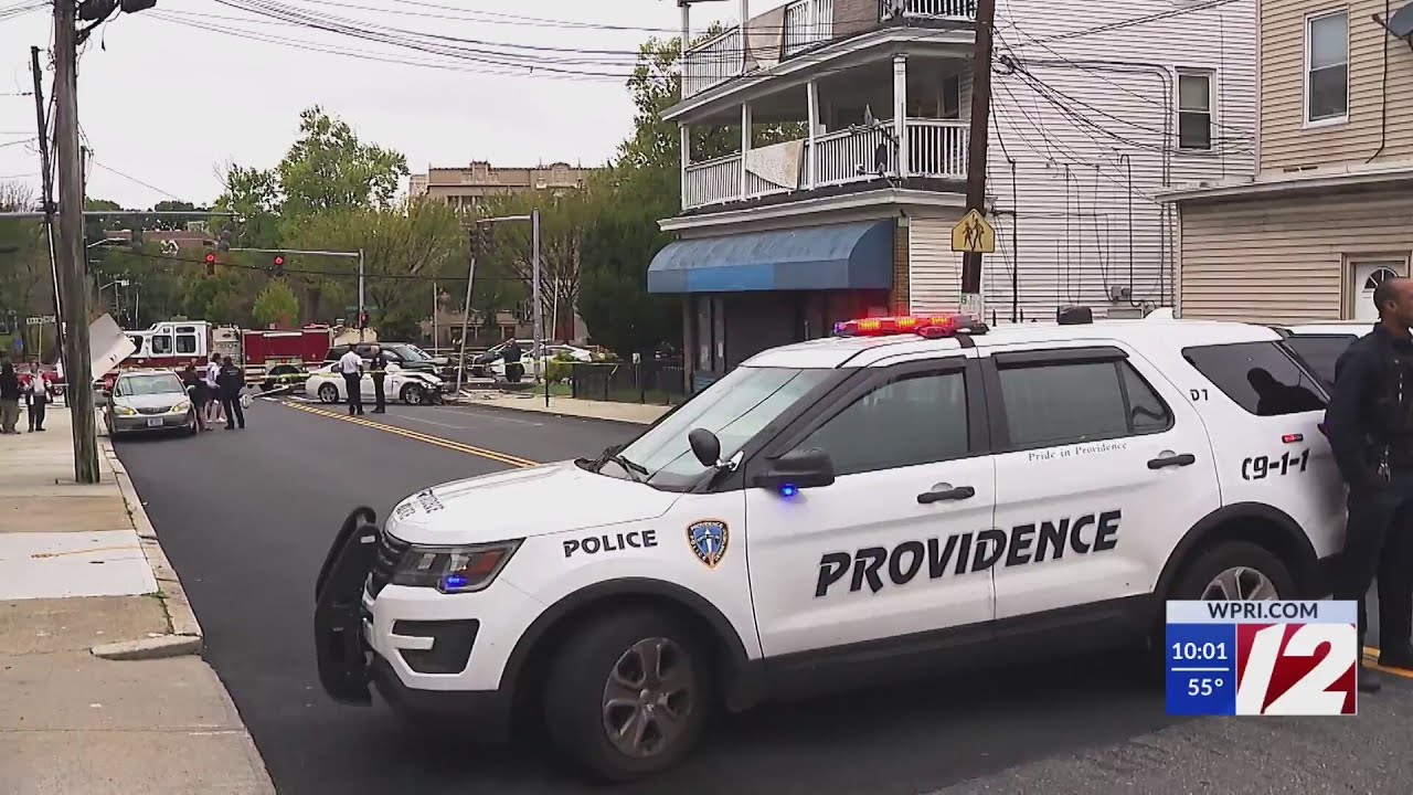 Police respond to crash involving ICE agents in Providence - YouTube