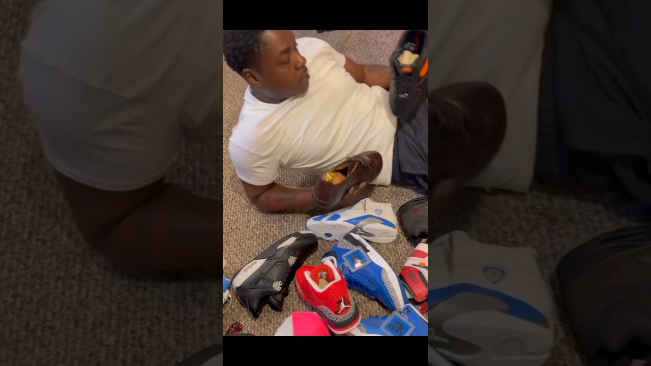 JADAKISS SHOWS HIS SNEAKER COLLECTION.....