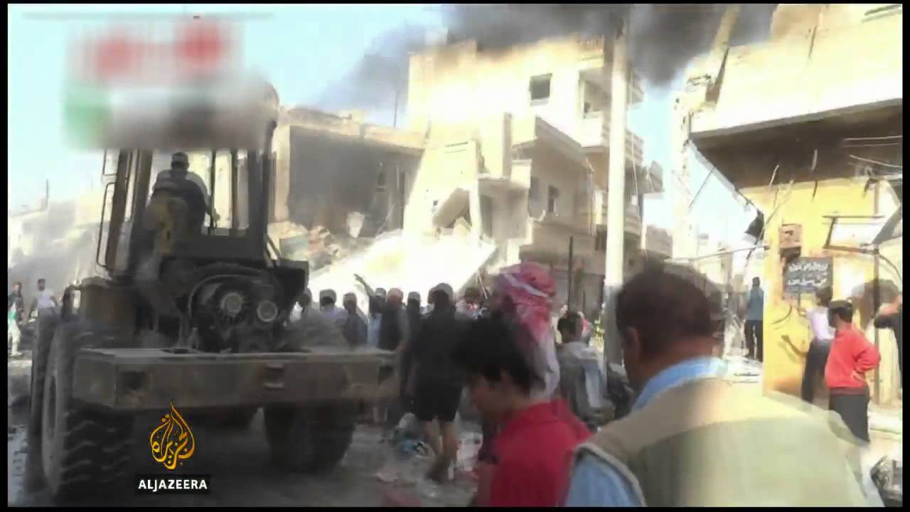 طائرات النظام السوري تقصف سوقاً مزدحماً