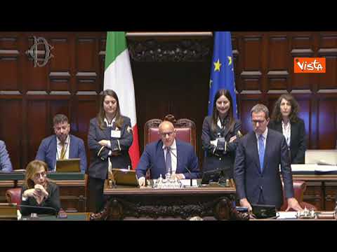 Video Caos alla Camera sul Decreto Sicurezza, le opposizioni occupano i banchi del Governo, Scotto espulso