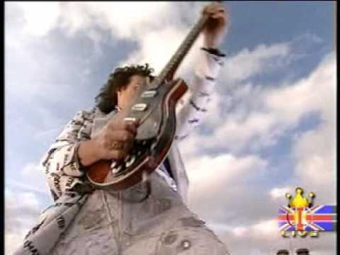 Brian May God Save the Queen - Buckingham Palace 2002