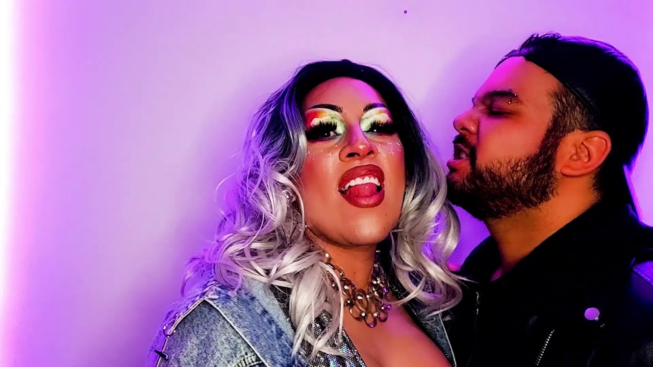 Wham Bam Duffy Swan!