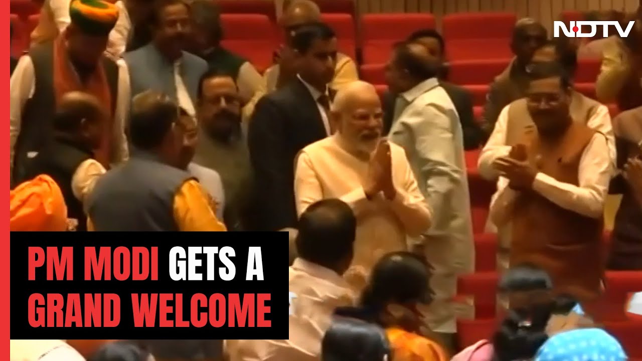 PM Modi Gets Grand Welcome At BJP's Parliamentary Meet After 3 States ...