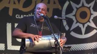 É Que Dá/Ponto Final/Saudade Inocente / Acordar Com Você - Clareou (Ao Vivo em São Paulo)