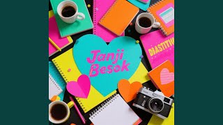 Deadline Besok, Tapi Kamu Dulu