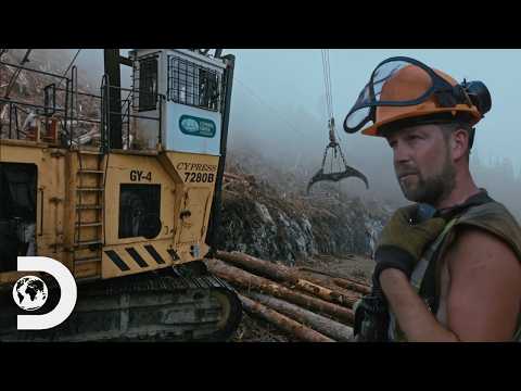 Loggers Perform Dangerous On Site Repair To Save Timber | The Last Woodsmen