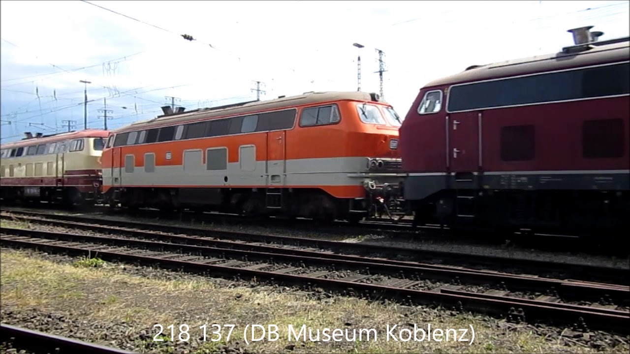 Mega-Lokzug aus vielen bunten Loks der Baureihen 215, 216, 217, 218 und 225 (V160-Familie)