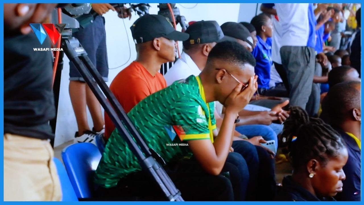 ALI KAMWE AMWAGA MACHOZI UWANJANI