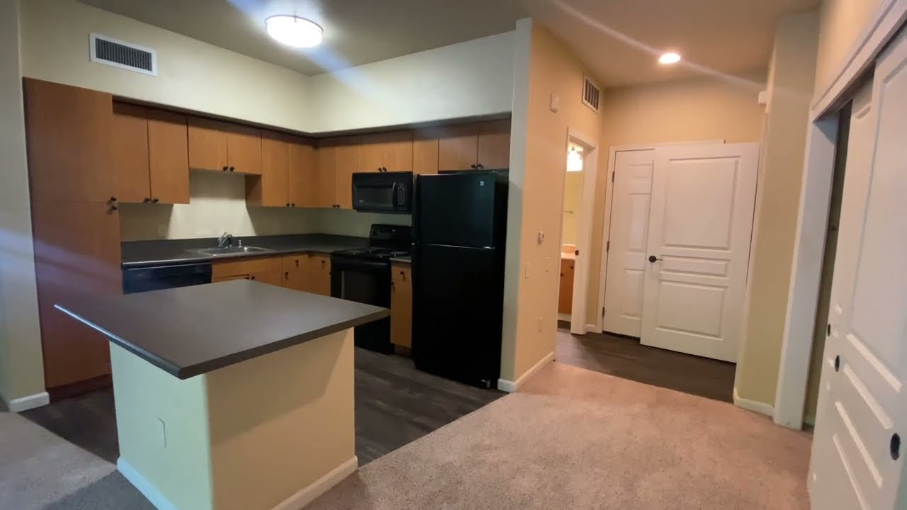 Studio (582 sq. ft.) Classic/ Non-Renovated