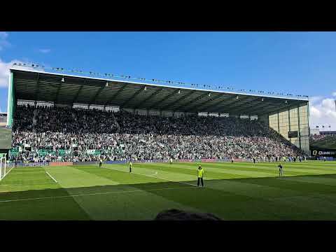 Hibs fans singing
